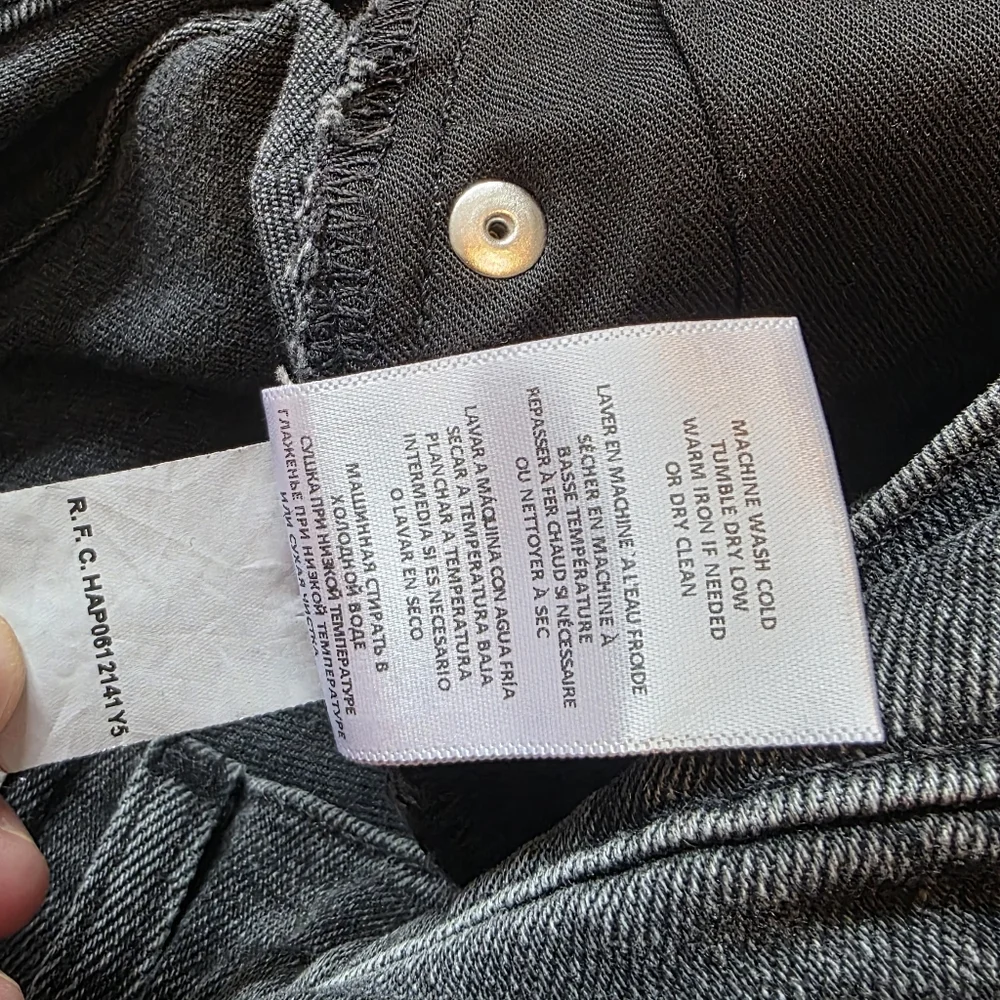 RE/DONE Black Raw Hem Button Fly Jeans Size 26 High Rise Cropped Designer Denim